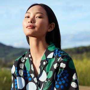 Marimekko for Uniqlo Blue Green Black Floral and Berry Boxy Button Down Blouse